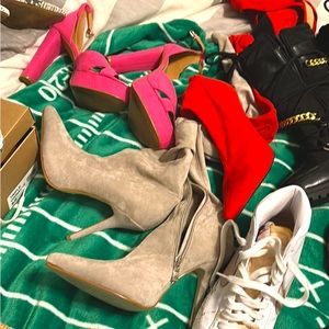 Nike, Vans, Steve Madden...